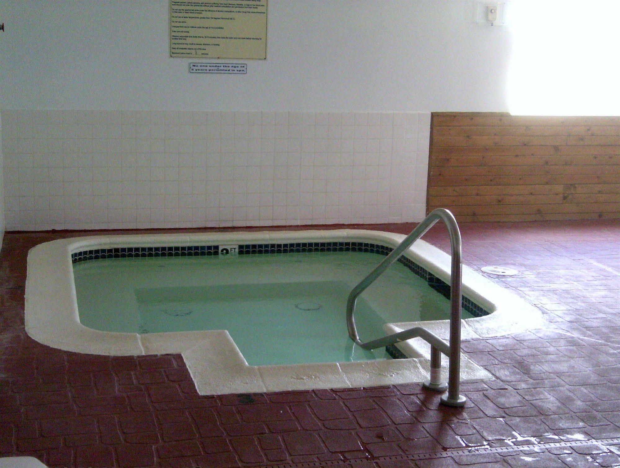 Capri Inn & Suites - Beatrice Eksteriør billede
